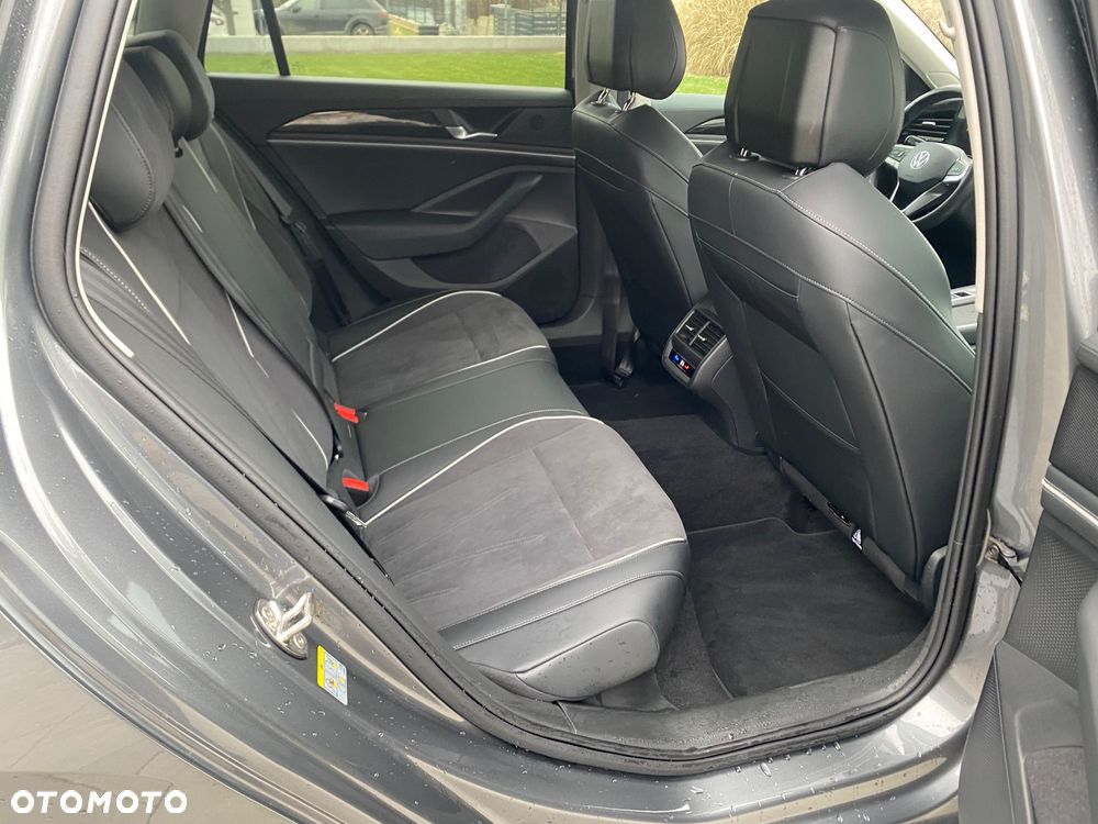 Volkswagen Passat 2.0 TDI EVO Elegance DSG - 11