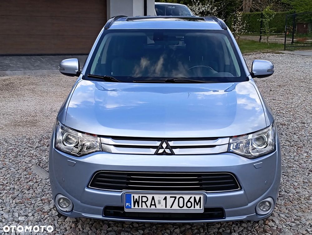Mitsubishi Outlander 2.0 4WD Plus - 22