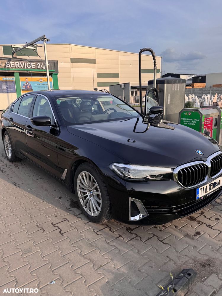 BMW Seria 5 530i xDrive AT MHEV - 14