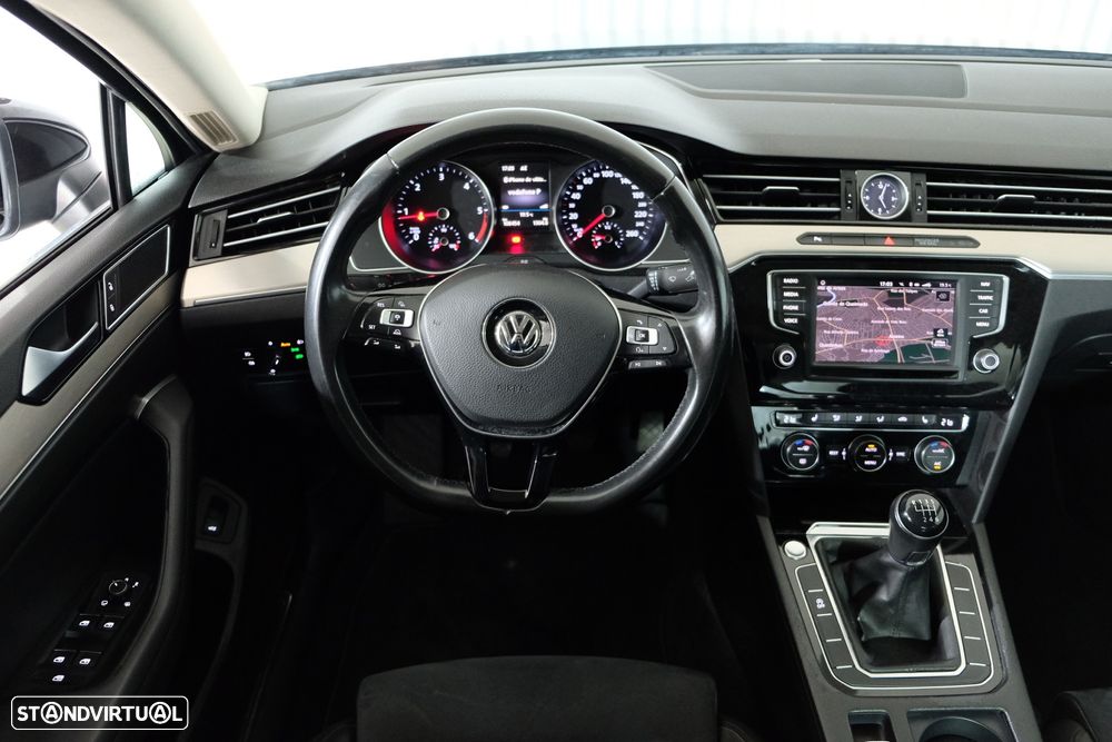 VW Passat 2.0 TDI Confortline - 21