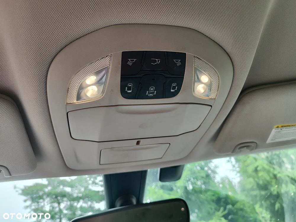 Chrysler Pacifica - 11