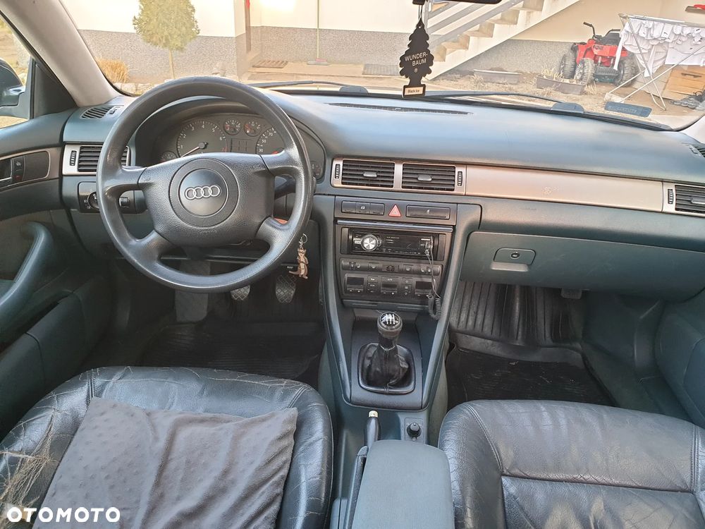 Audi A6 Limousine 2.4 - 2