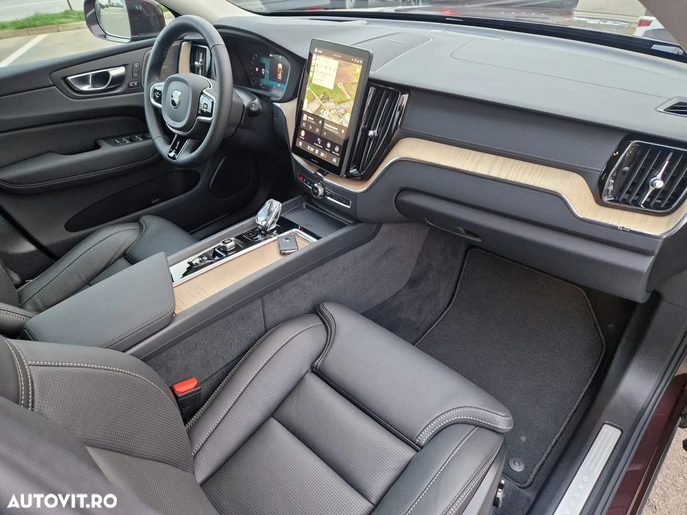 Volvo XC 60 T8 AWD AT PHEV Ultra Bright - 13