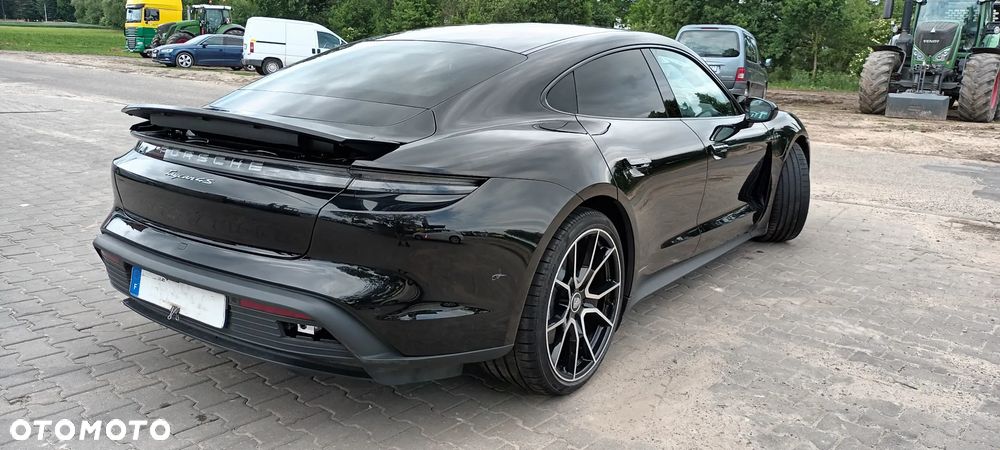 Porsche Taycan - 14
