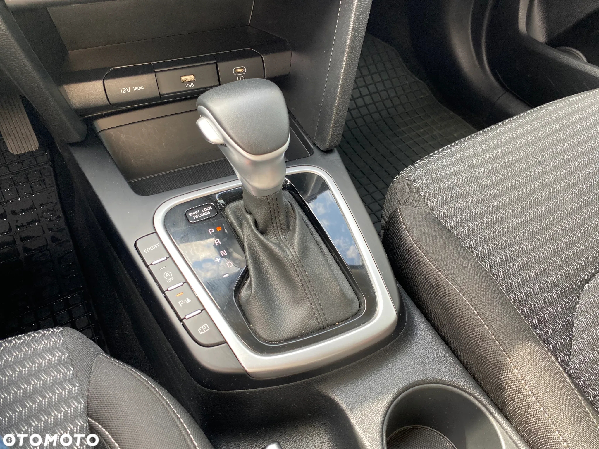 Kia Ceed 1.5 T-GDI M DCT - 14