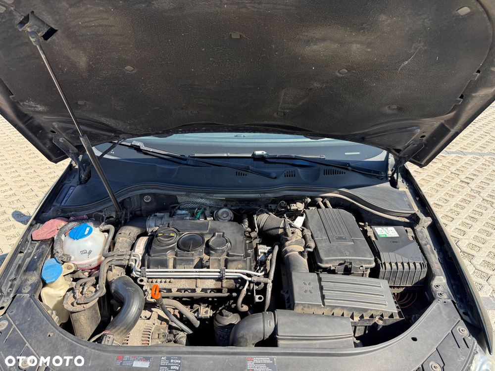 Volkswagen Passat 2.0 TDI Highline - 16