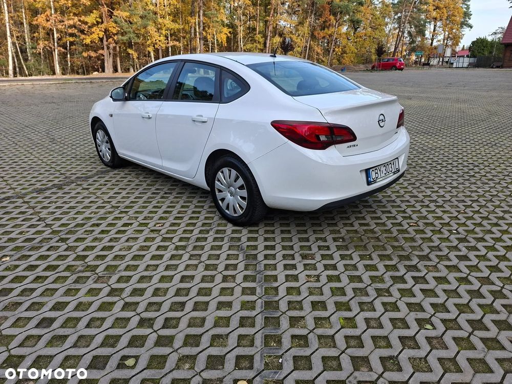 Opel Astra IV 1.6 CDTI S&S - 10