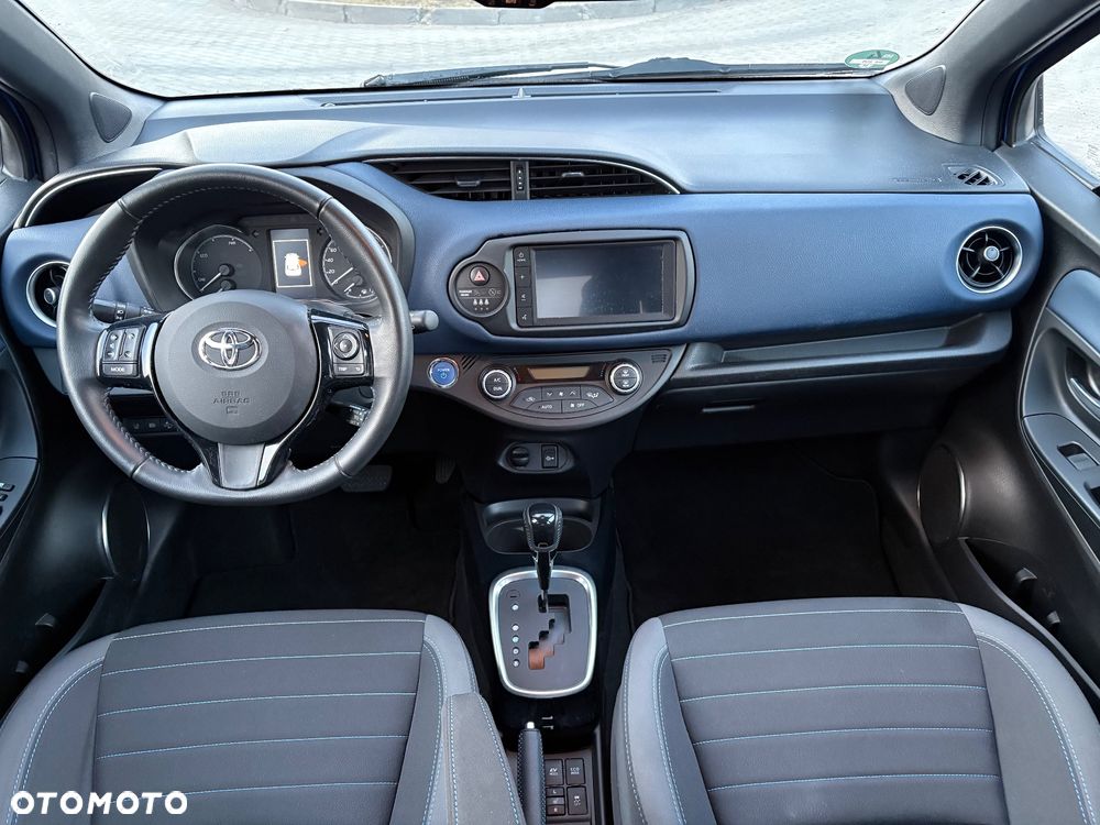 Toyota Yaris Hybrid 100 Selection Passion - 14