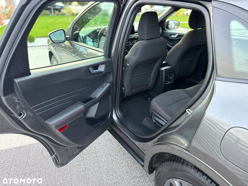 Ford Kuga 2.5 Duratec FHEV ST-LINE - 31