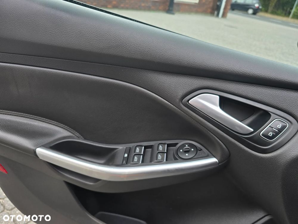 Ford Focus 2.0 EcoBoost ST mit Leder-Exclusiv-Paket - 17