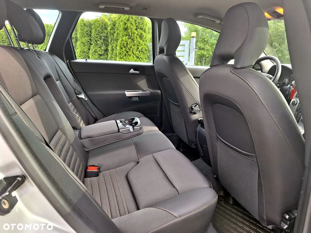 Volvo V50 1.8 Momentum - 29