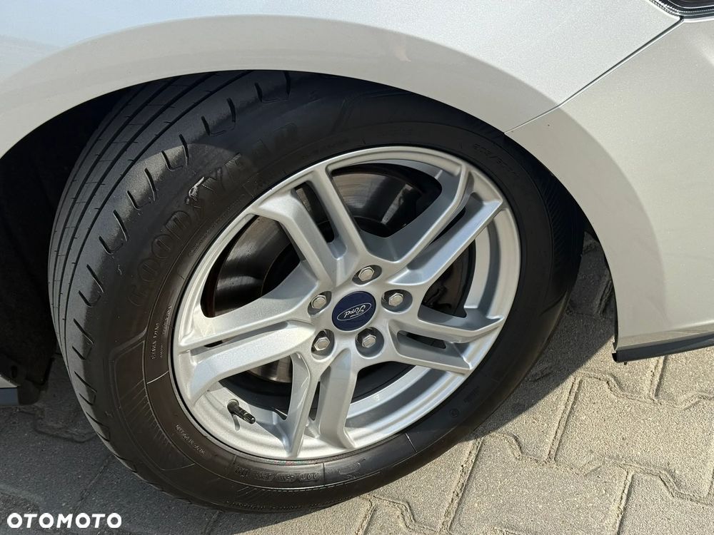 Ford Focus 2.0 TDCi Titanium ASS - 6