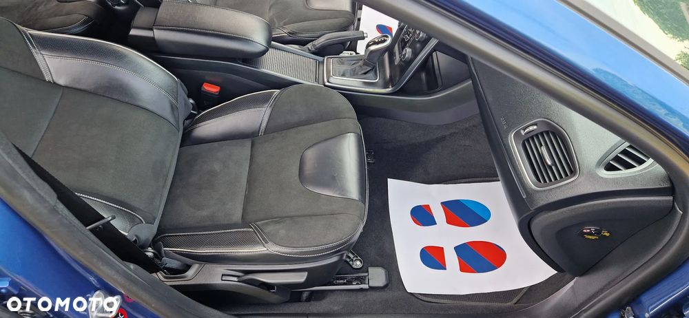 Volvo V40 D4 Geartronic RDesign - 30