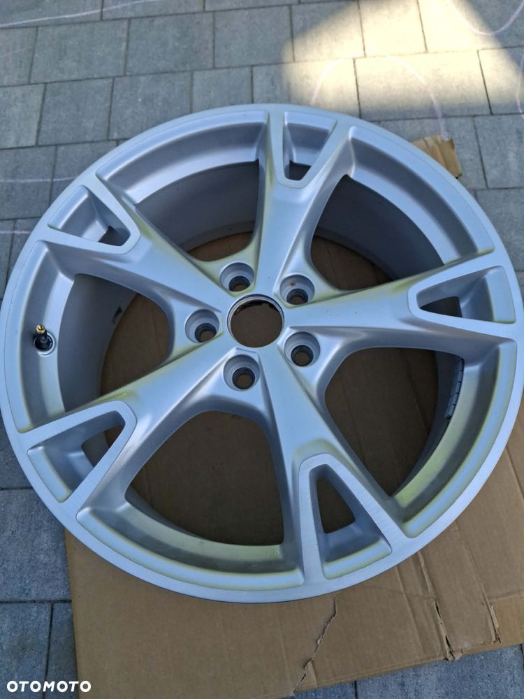 Komplet felg aluminiowych 18 cali Ford z oponami - 21