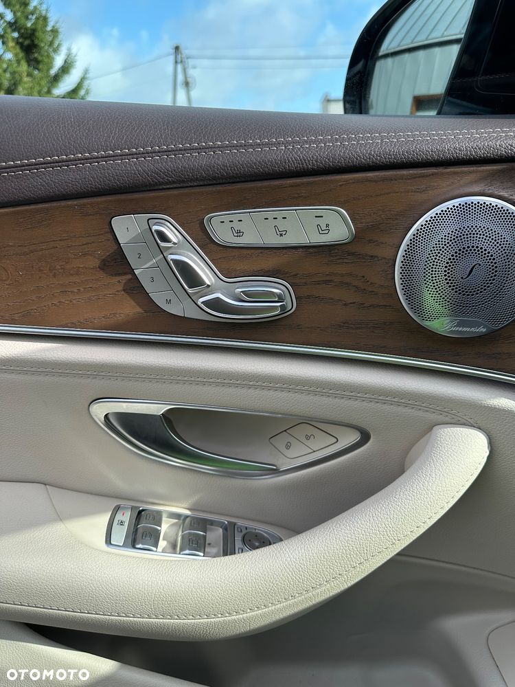 Mercedes-Benz Klasa E 220 d 4-Matic 9G-TRONIC - 26