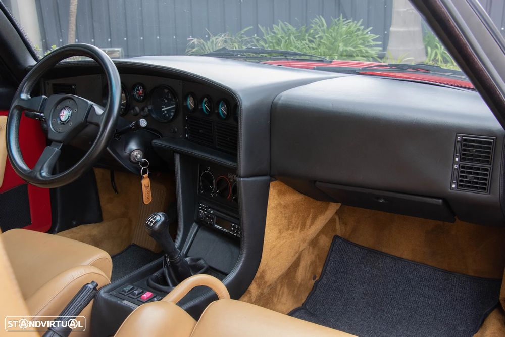 Alfa Romeo SZ Coupé Standard - 24