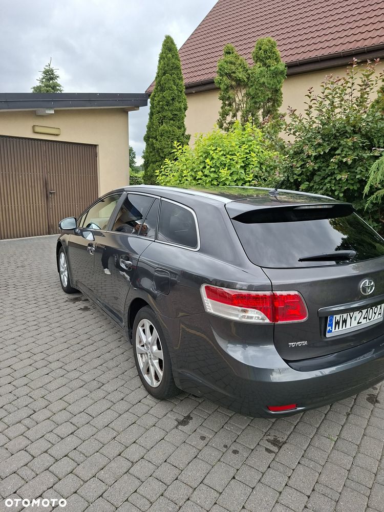 Toyota Avensis 1.8 Sol - 8