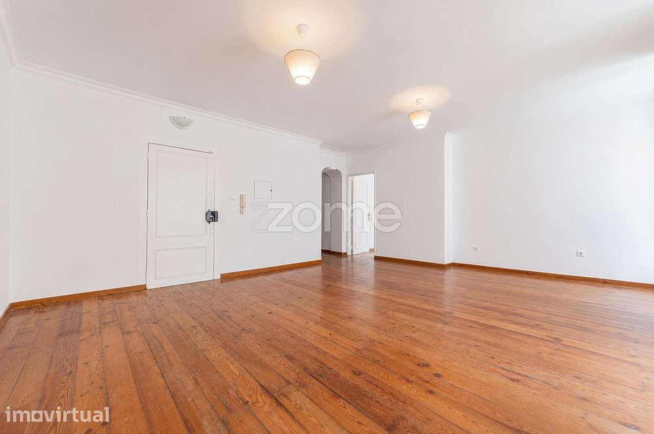 Apartamento T2 Luminoso no Bairro Alto - Grande imagem: 4/16