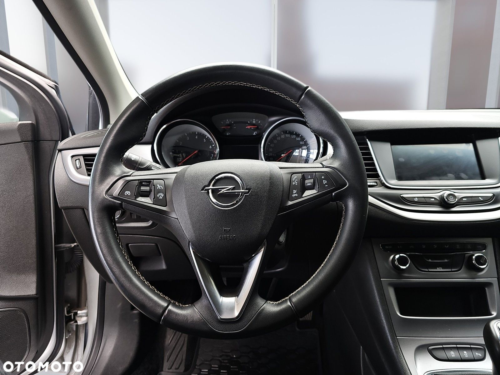 Opel Astra V 1.2 T Edition S&S - 16