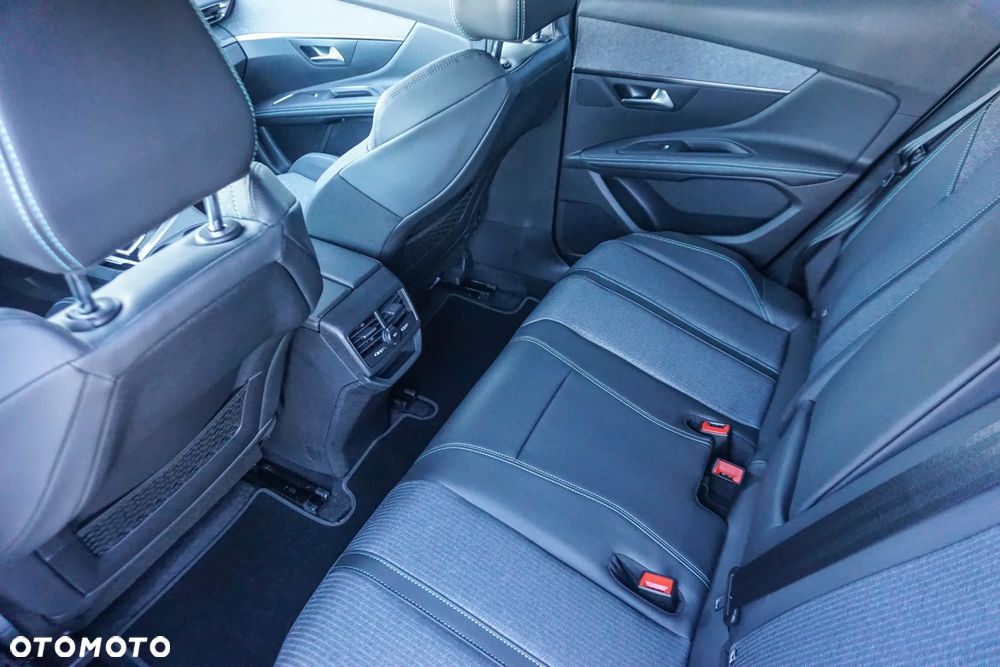 Peugeot 3008 1.6 PureTech Hybrid PHEV Allure Pack S&S EAT8 - 28