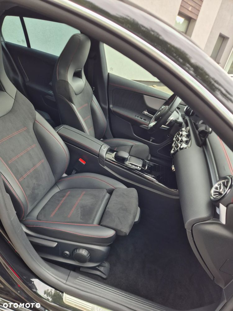 Mercedes-Benz CLA - 10