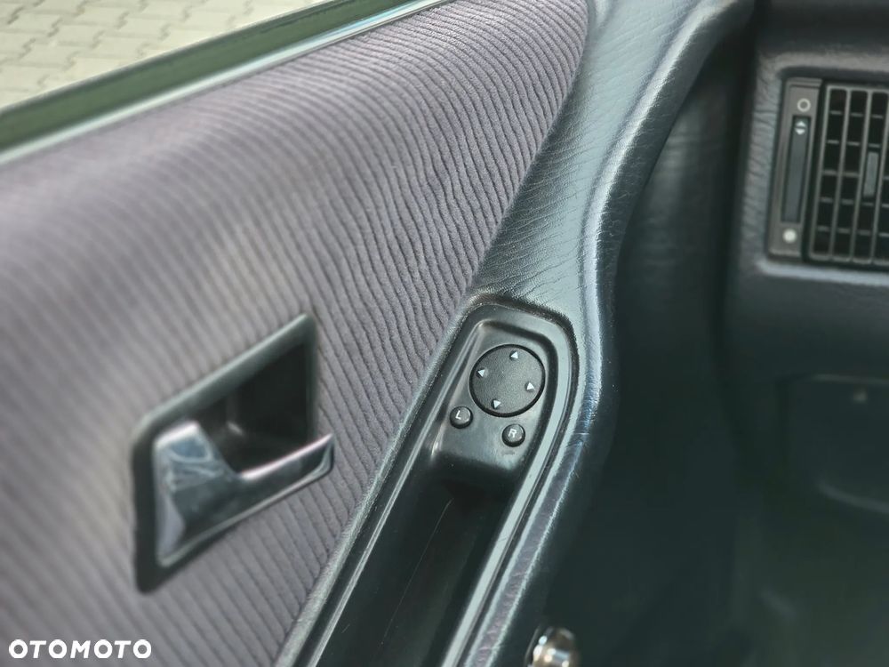 Audi 80 2.0 E - 31
