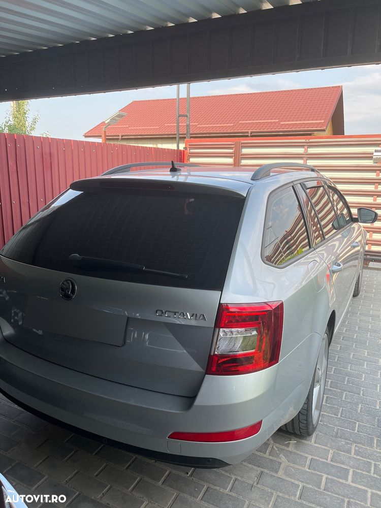 Skoda Octavia 1.6 TDI DSG Style - 5