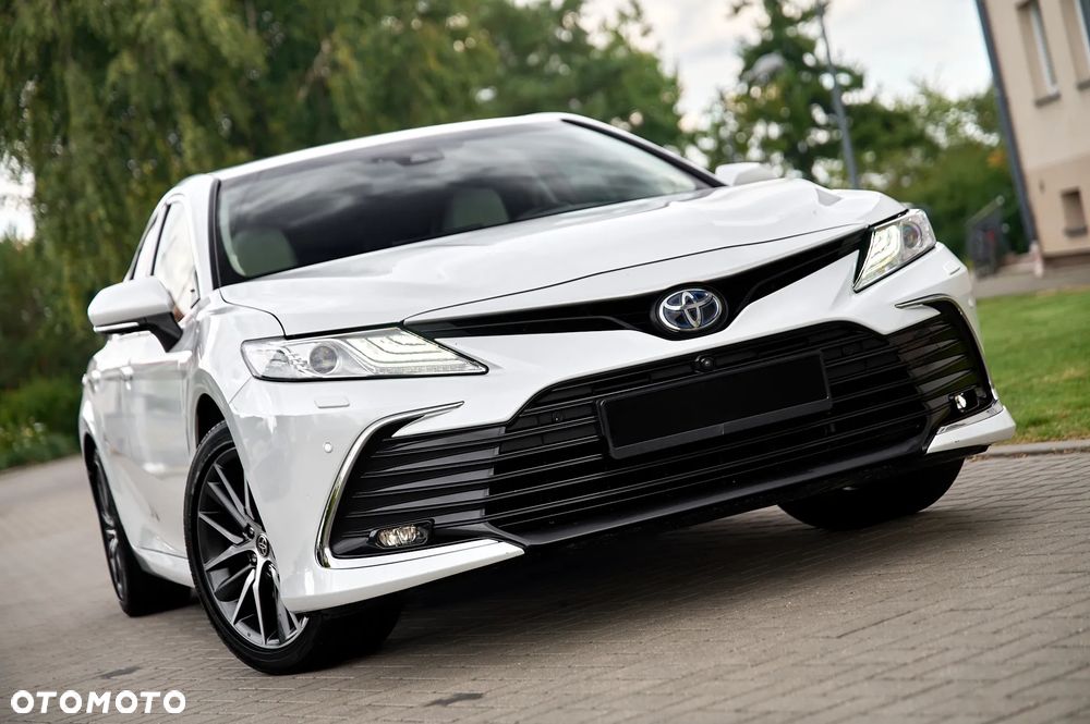 Toyota Camry 2.5 Hybrid Executive CVT - 2