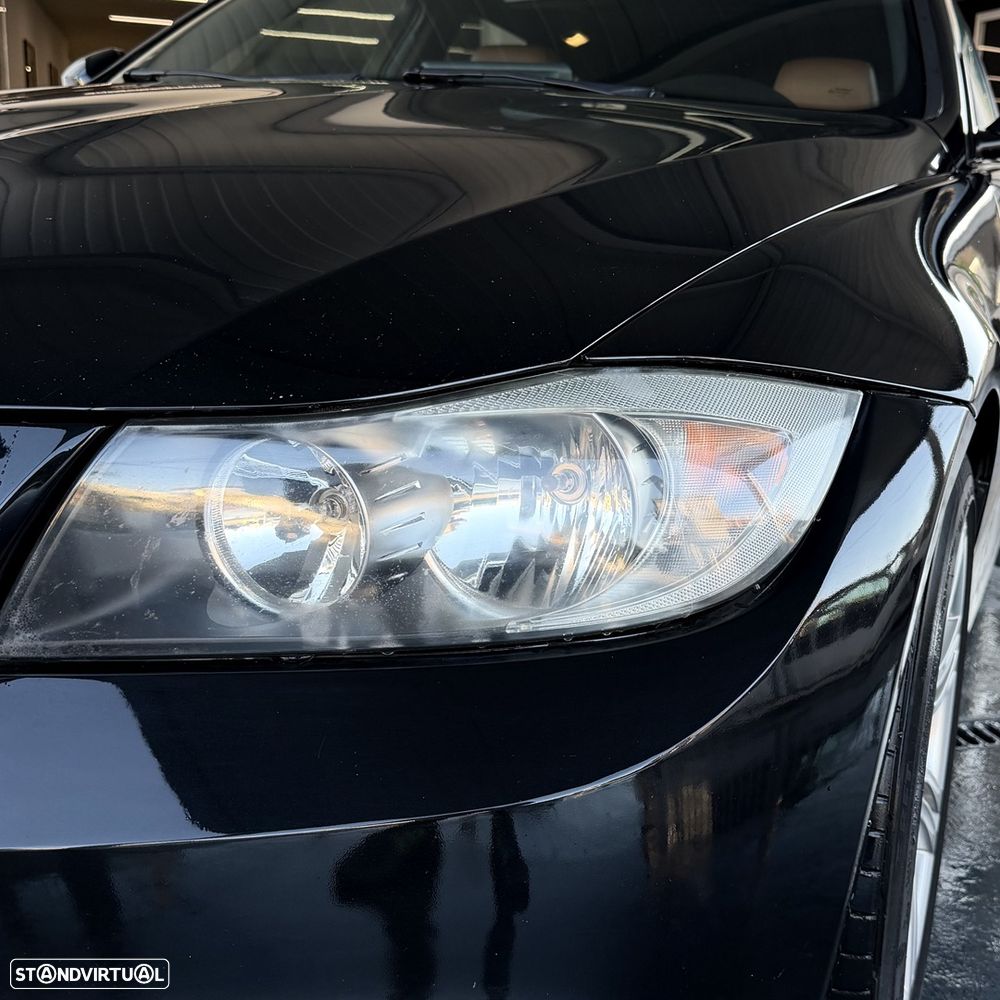 BMW 320 d Pack M - 11