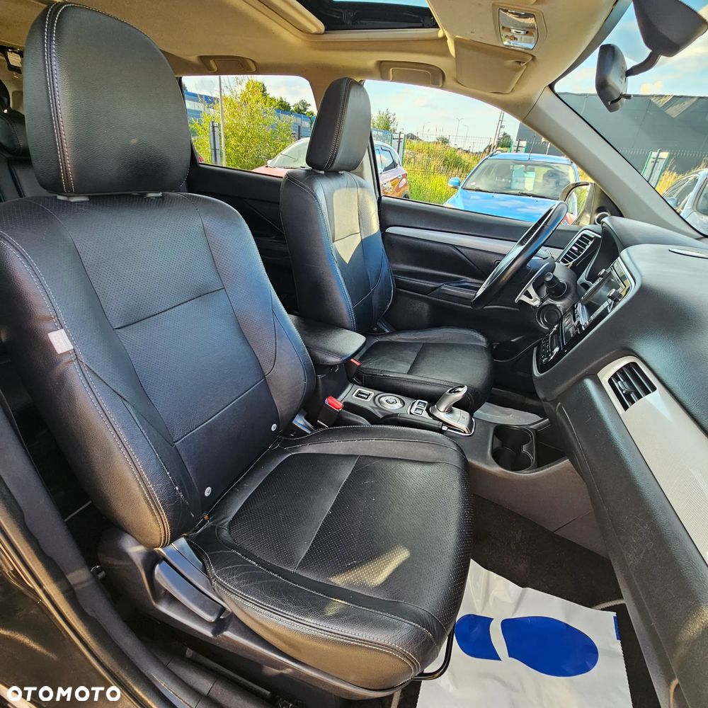 Mitsubishi Outlander - 26