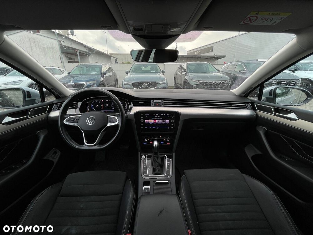 Volkswagen Passat Variant 2.0 TDI EVO Elegance DSG - 20