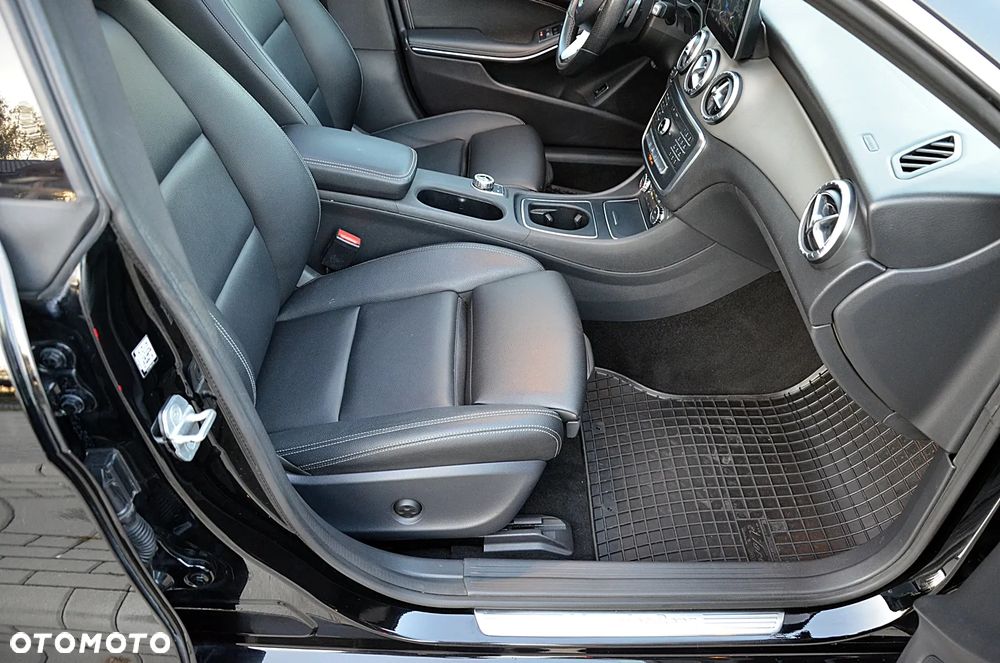 Mercedes-Benz CLA - 22
