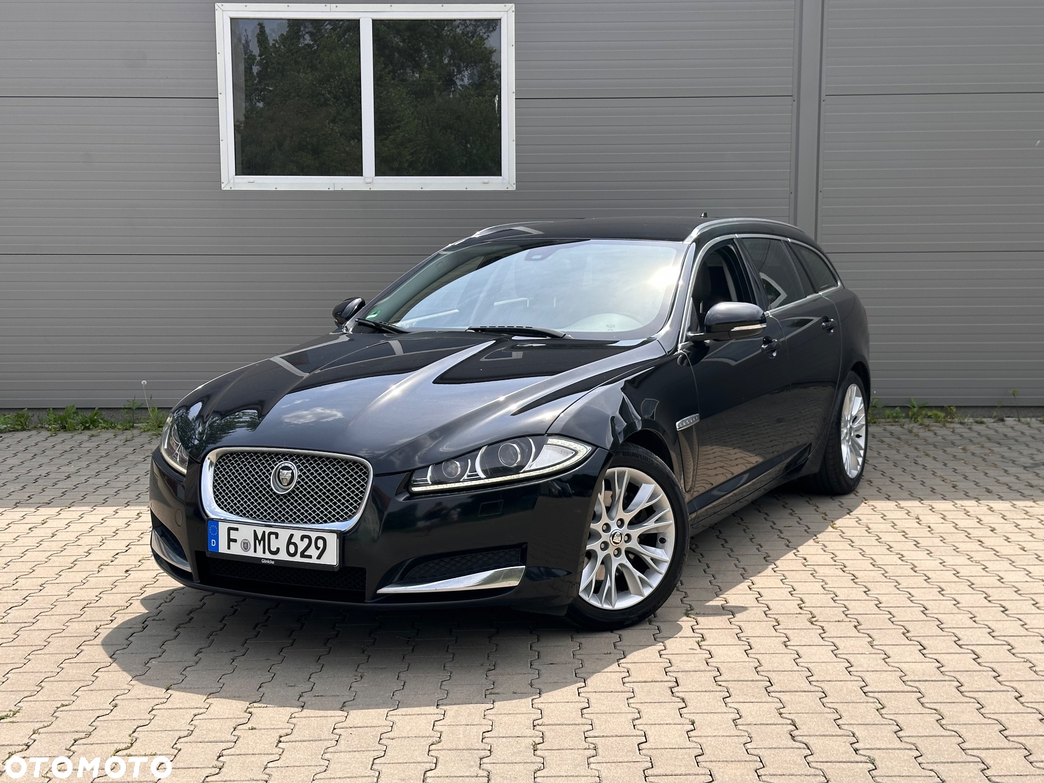 Jaguar XF 2.2 D Premium Luxury - 3