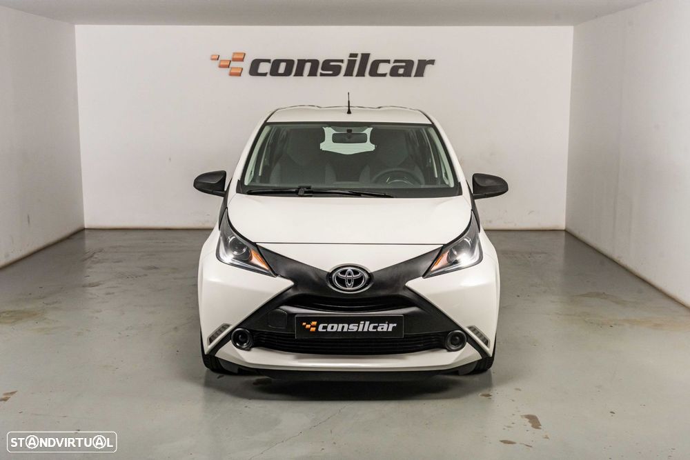 Toyota Aygo 1.0 X-Clusiv - 2