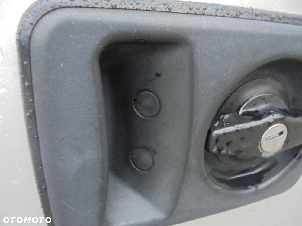 MAN R07 Lions Coach - 11