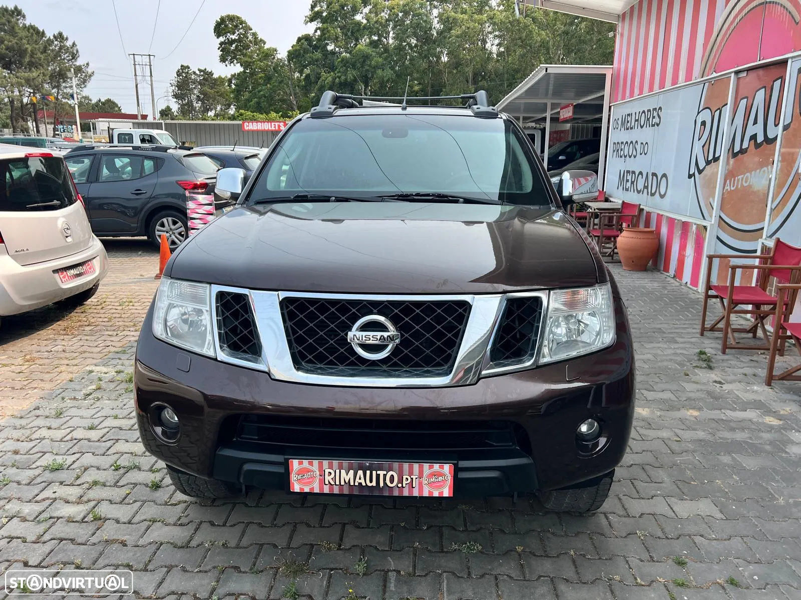 Nissan Navara 2.5 dCi CD LE Hi-Tech +P.Premium 4WD - 6