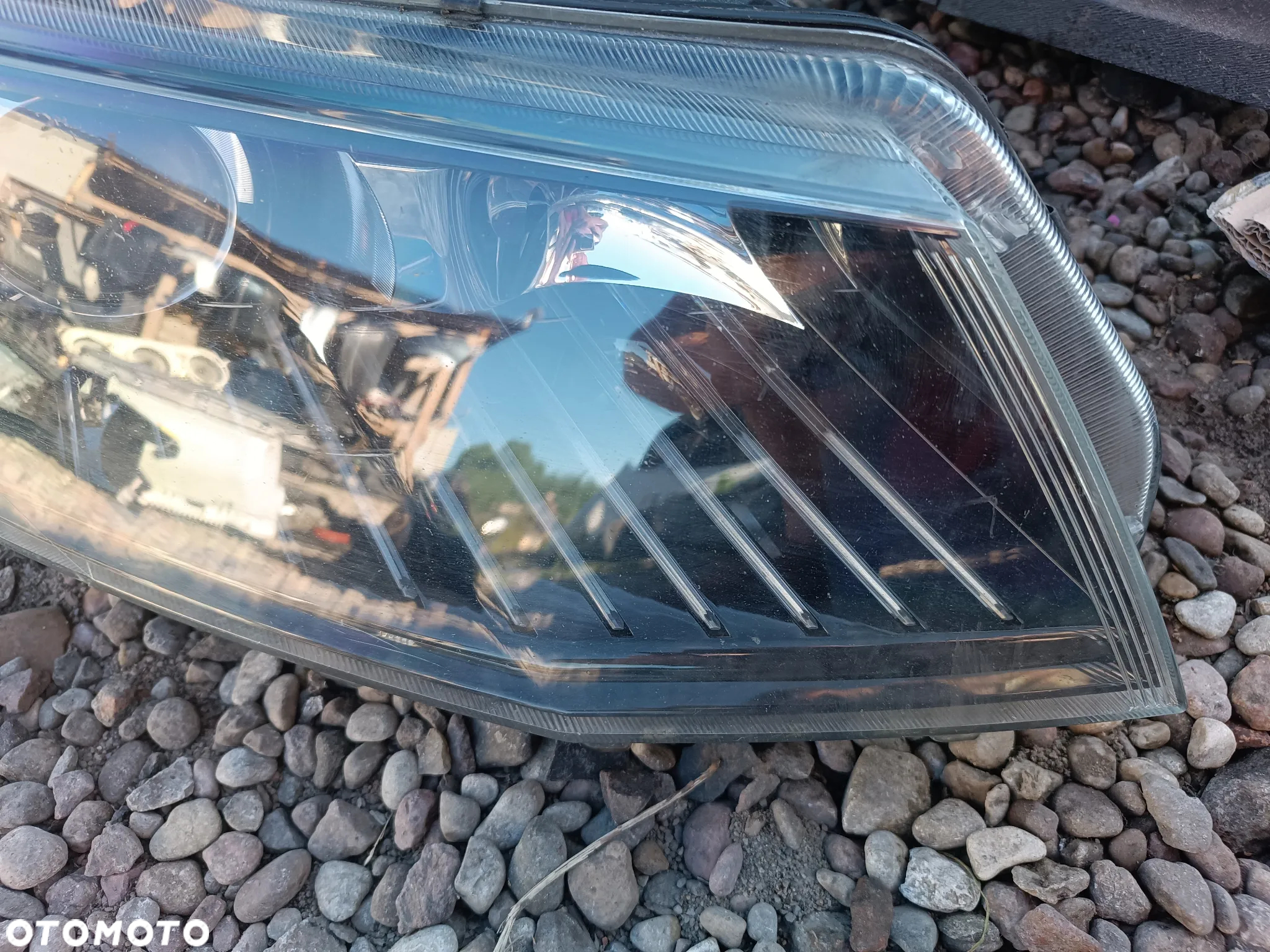 Lampa przód przednia prawa SKODA OCTAVIA III 2012-2016 BI-XENON 5E1941016B - 3