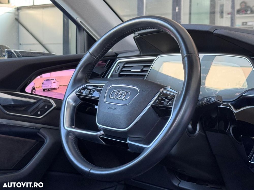 Audi e-tron - 12