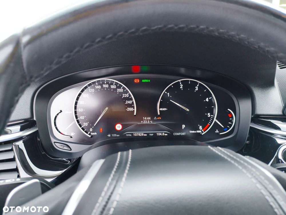BMW Seria 5 518d Sport Line - 10