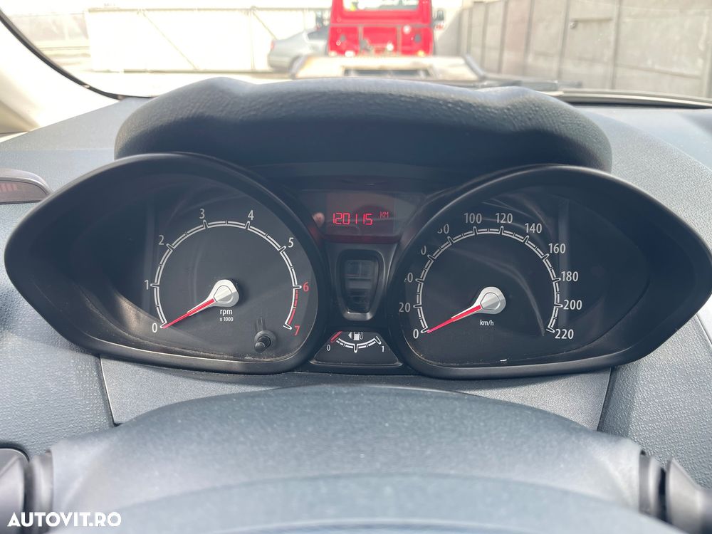 Ford Fiesta 1.25i Titanium - 8