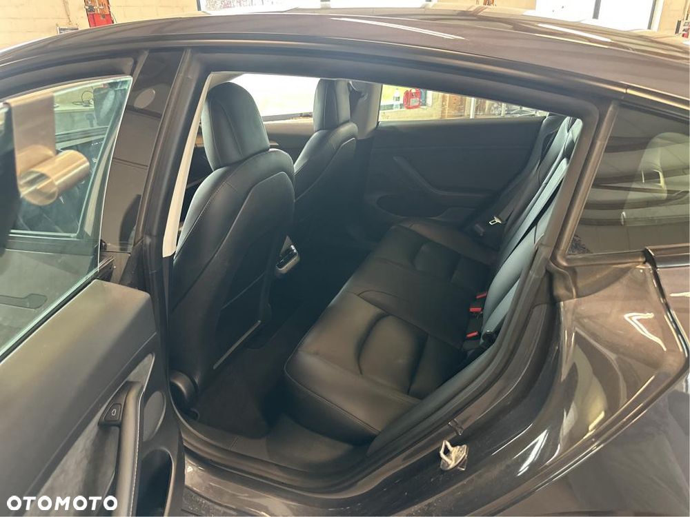 Tesla Model 3 Standard Reichweite Plus Hinterradantrieb - 7
