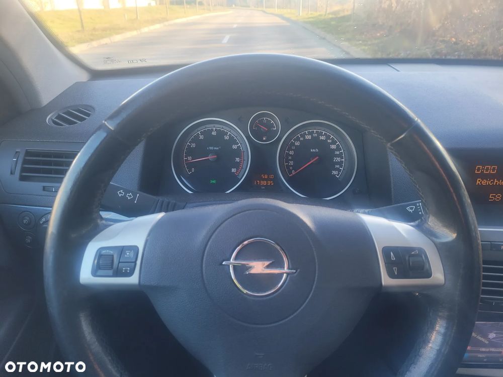 Opel Astra 2.0 Turbo Cosmo - 18