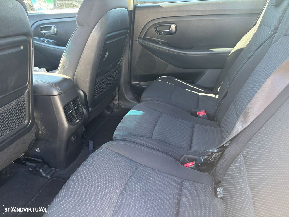 Kia Carens 1.7 CRDi ISG TX - 11