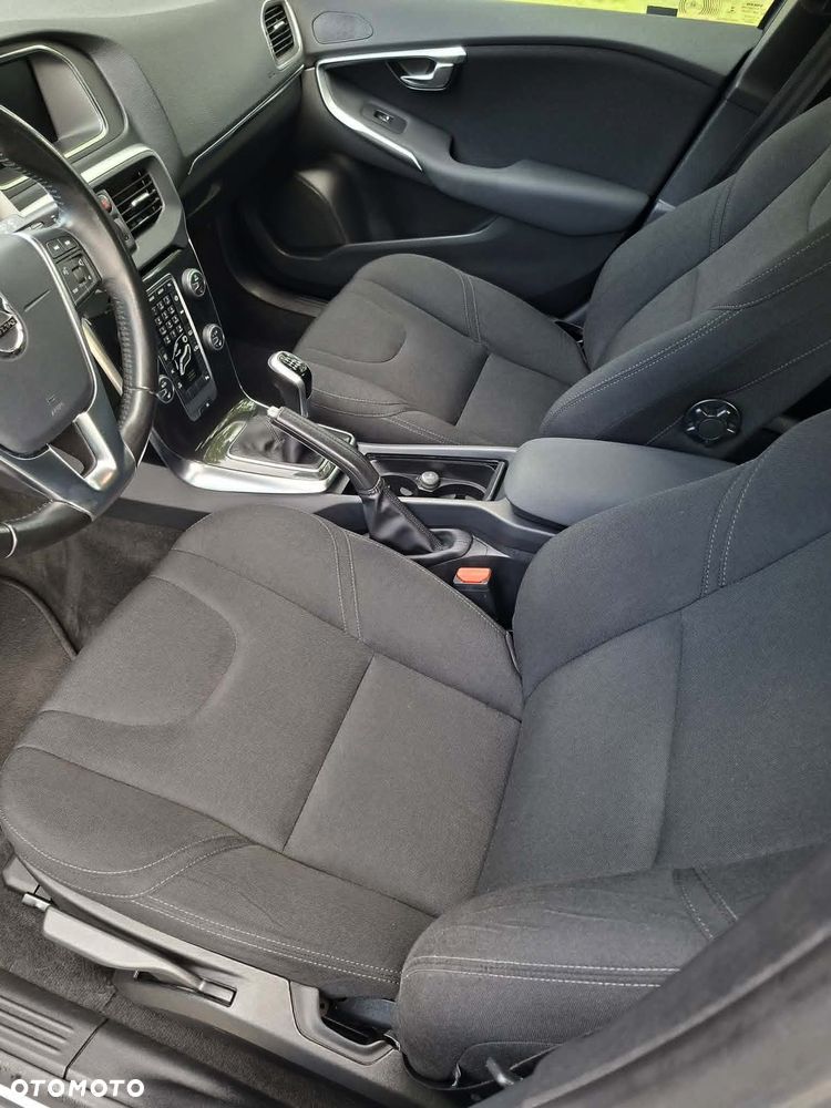Volvo V40 T2 Momentum - 9