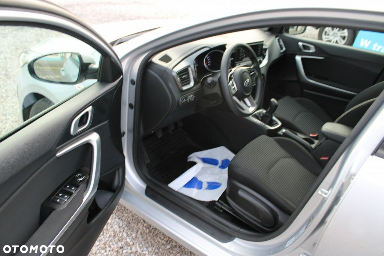 Kia Ceed - 14