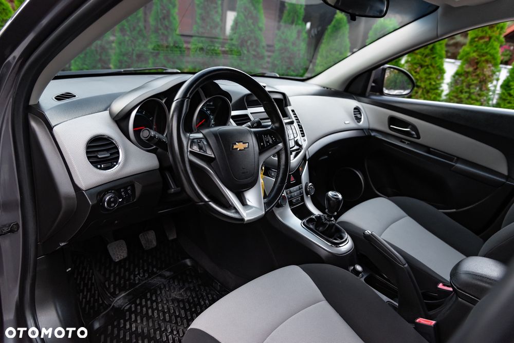 Chevrolet Cruze 1.8 LS - 16