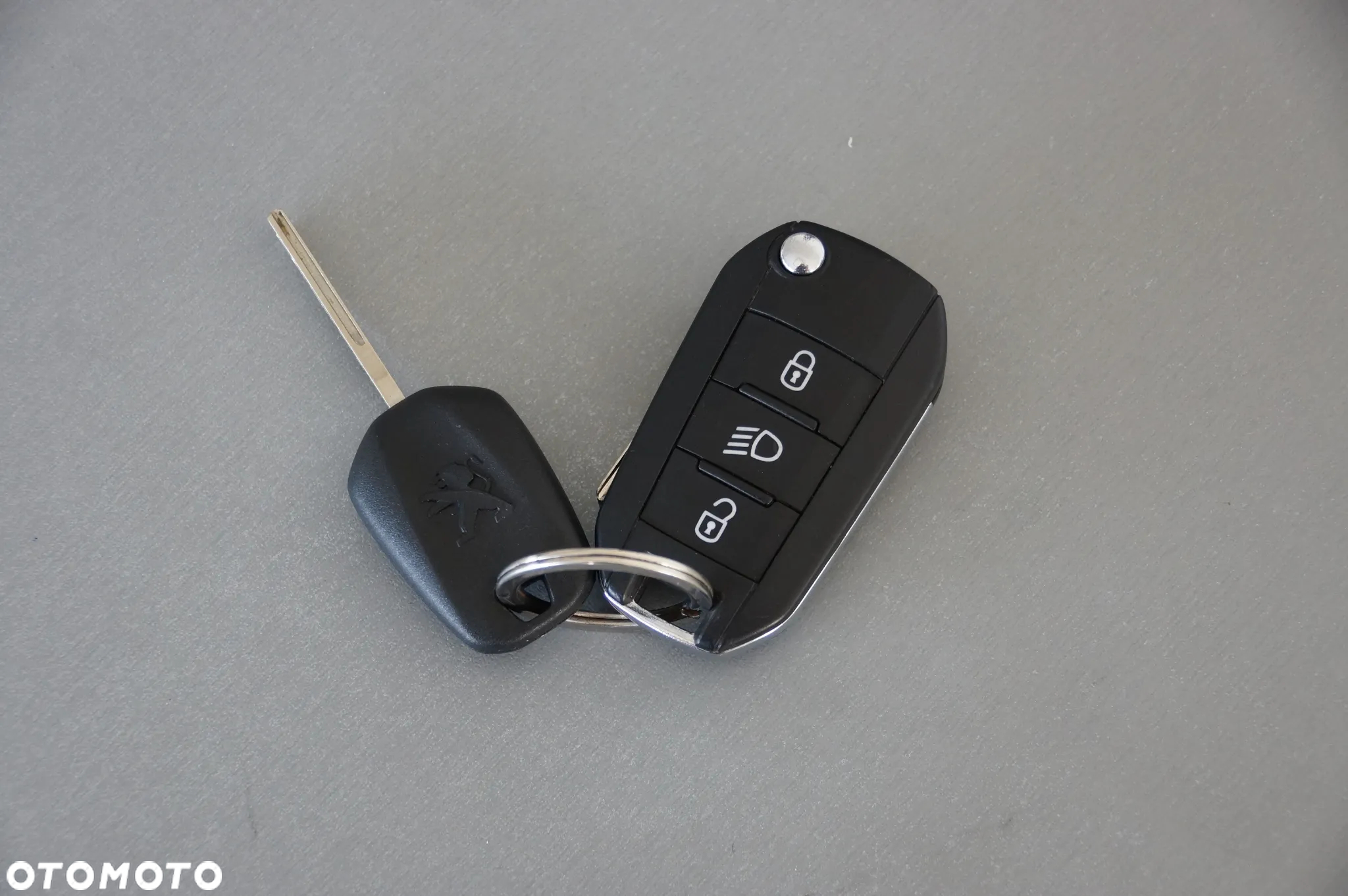 Peugeot 208 PureTech 100 Active - 28