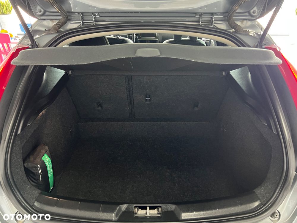 Volvo V40 - 28