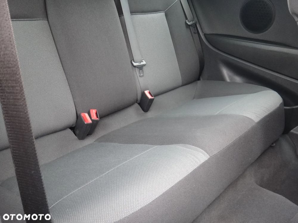 Opel Astra 1.6 NAVI - 27