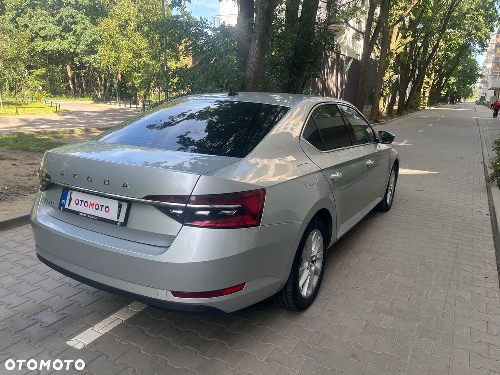 Skoda Superb 2.0 TDI SCR Style DSG - 6